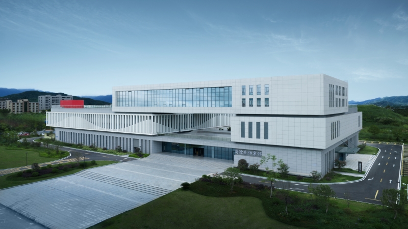 錯落的城市立方，共享的垂直疊院——翁源縣檔案館和行政服務(wù)中心項(xiàng)目