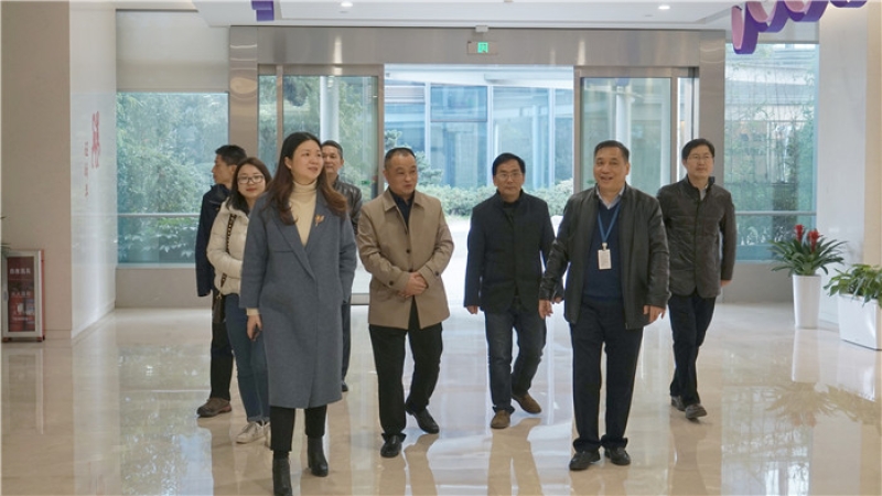 雨花區(qū)東塘街道領(lǐng)導(dǎo)給中機(jī)國(guó)際送新春祝福